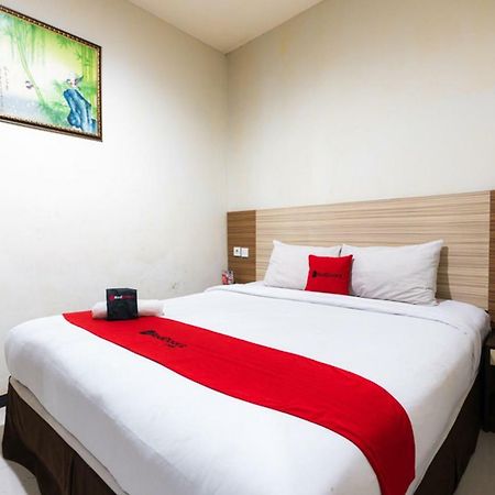 Agraha Andalas Hotel Makassar Exteriör bild