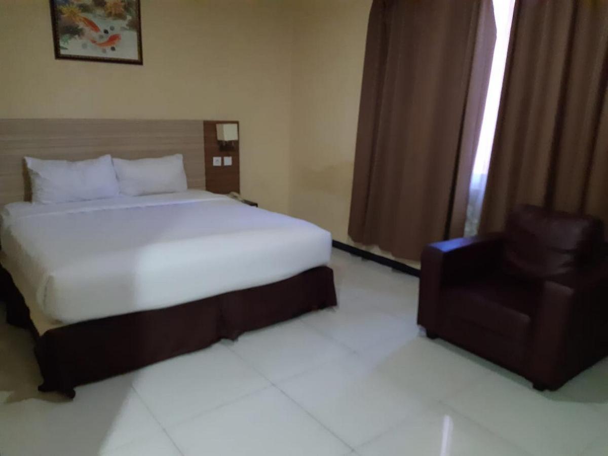 Agraha Andalas Hotel Makassar Exteriör bild