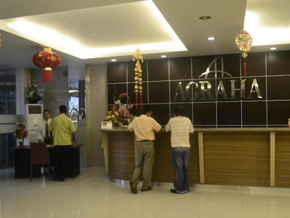Agraha Andalas Hotel Makassar Exteriör bild