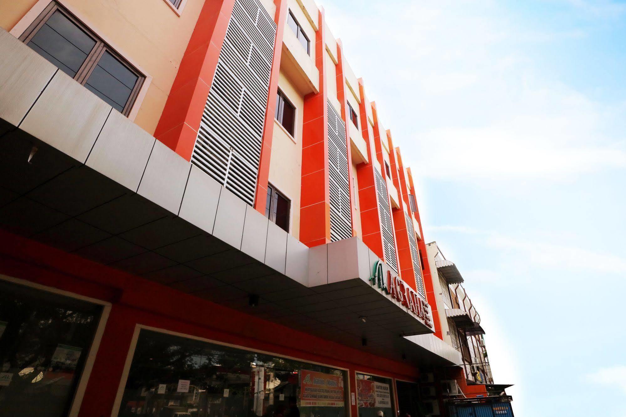 Agraha Andalas Hotel Makassar Exteriör bild