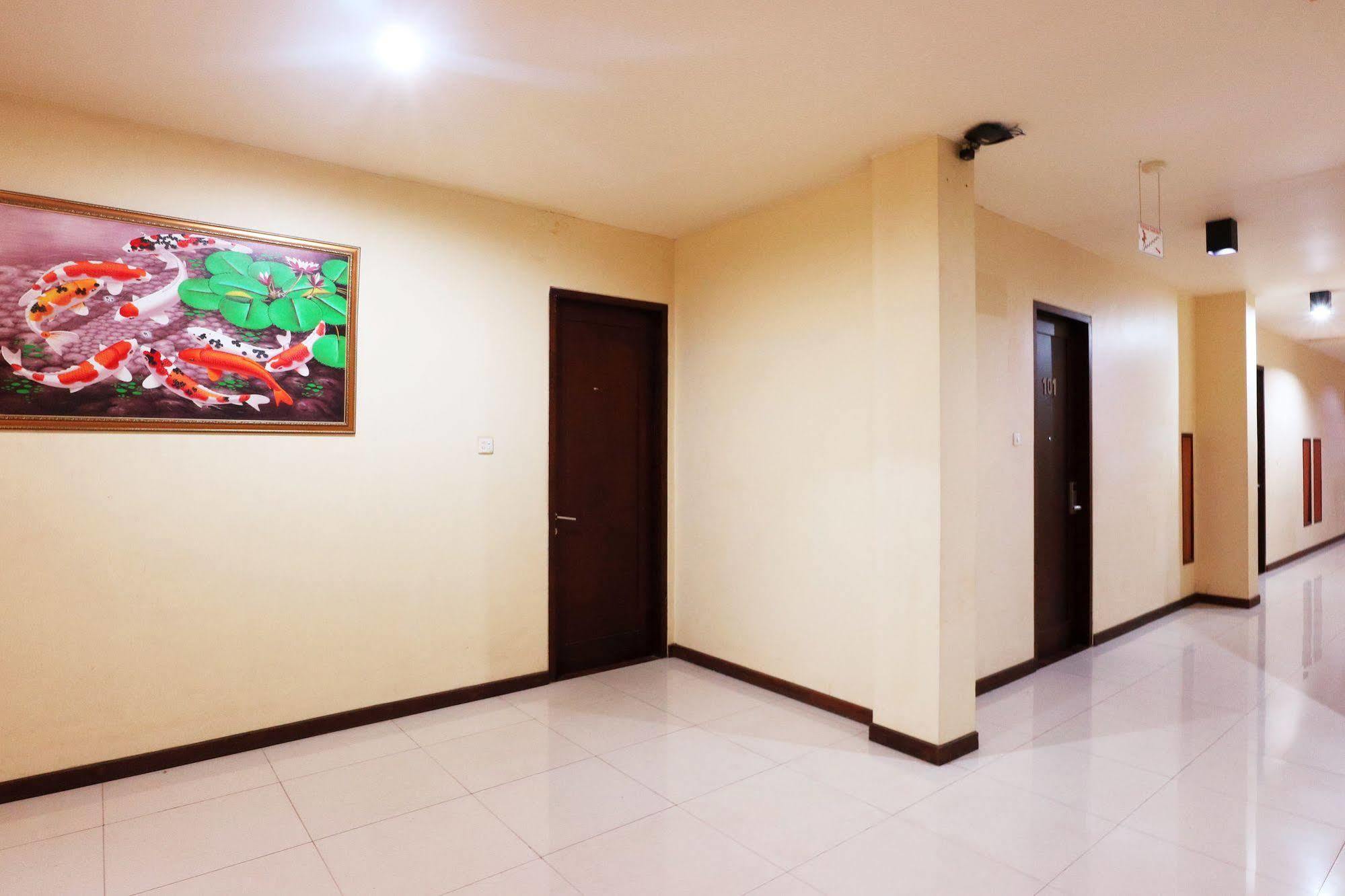 Agraha Andalas Hotel Makassar Exteriör bild