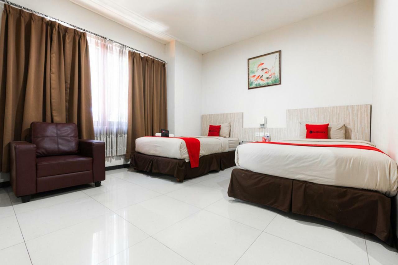 Agraha Andalas Hotel Makassar Exteriör bild