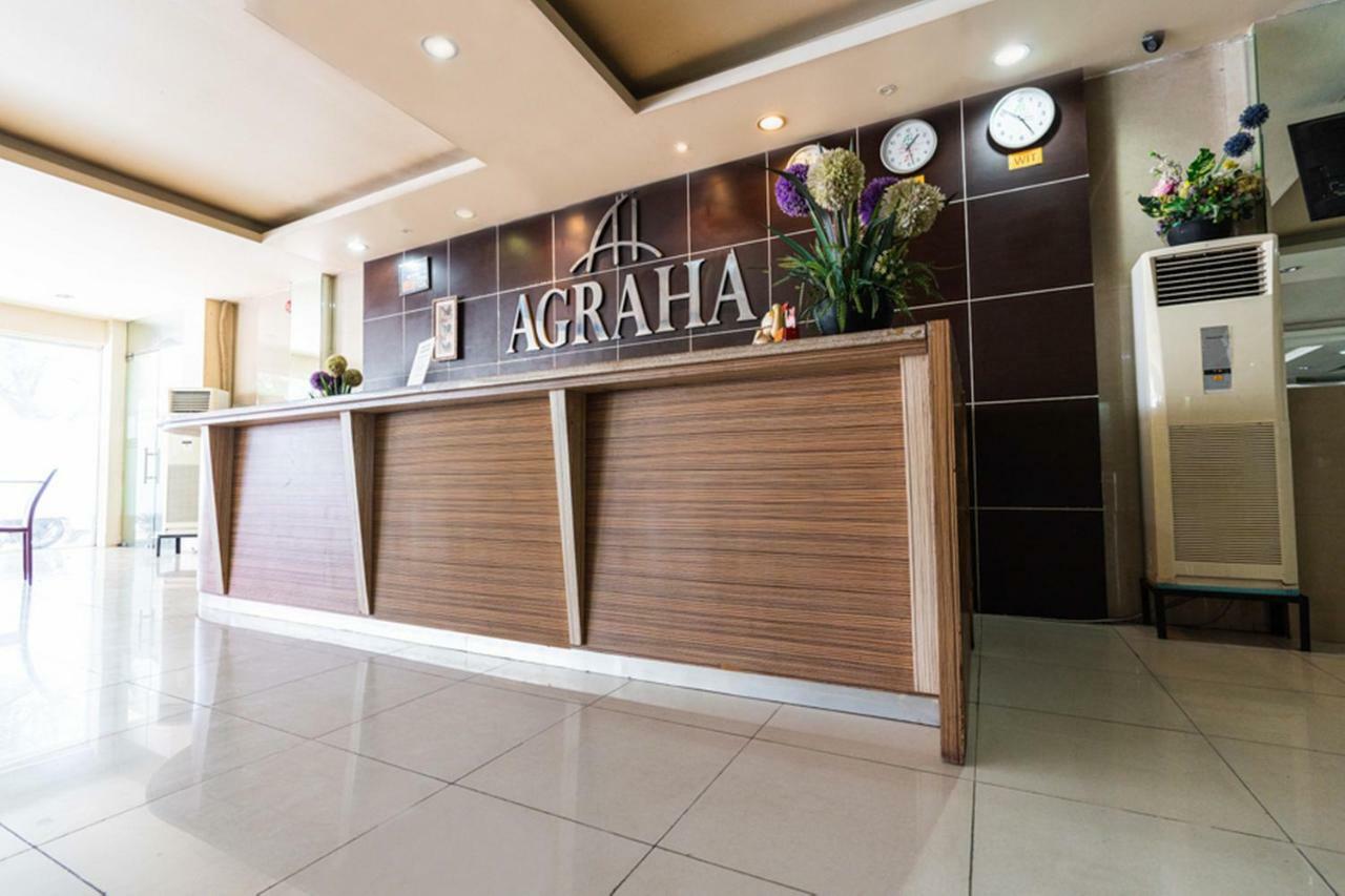 Agraha Andalas Hotel Makassar Exteriör bild