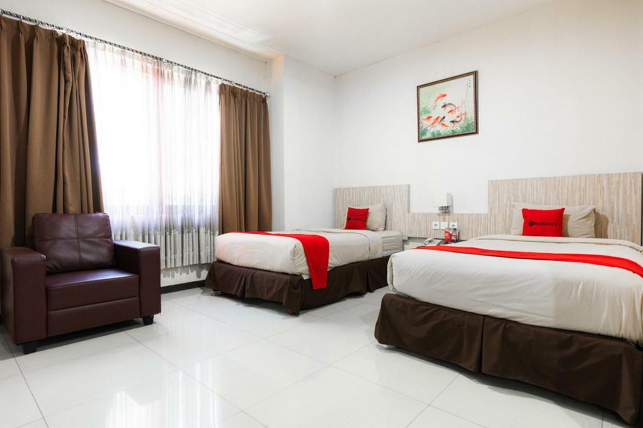 Agraha Andalas Hotel Makassar Exteriör bild
