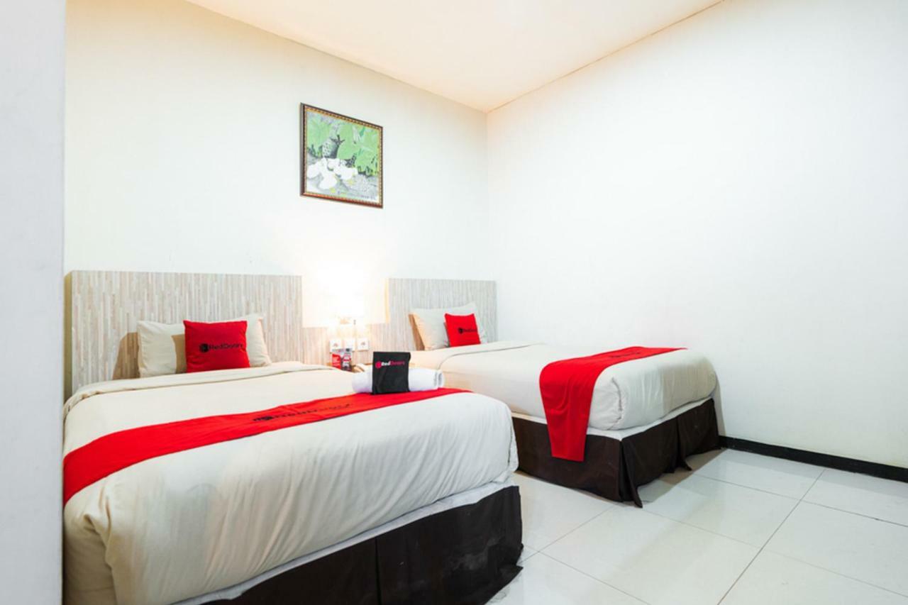 Agraha Andalas Hotel Makassar Exteriör bild