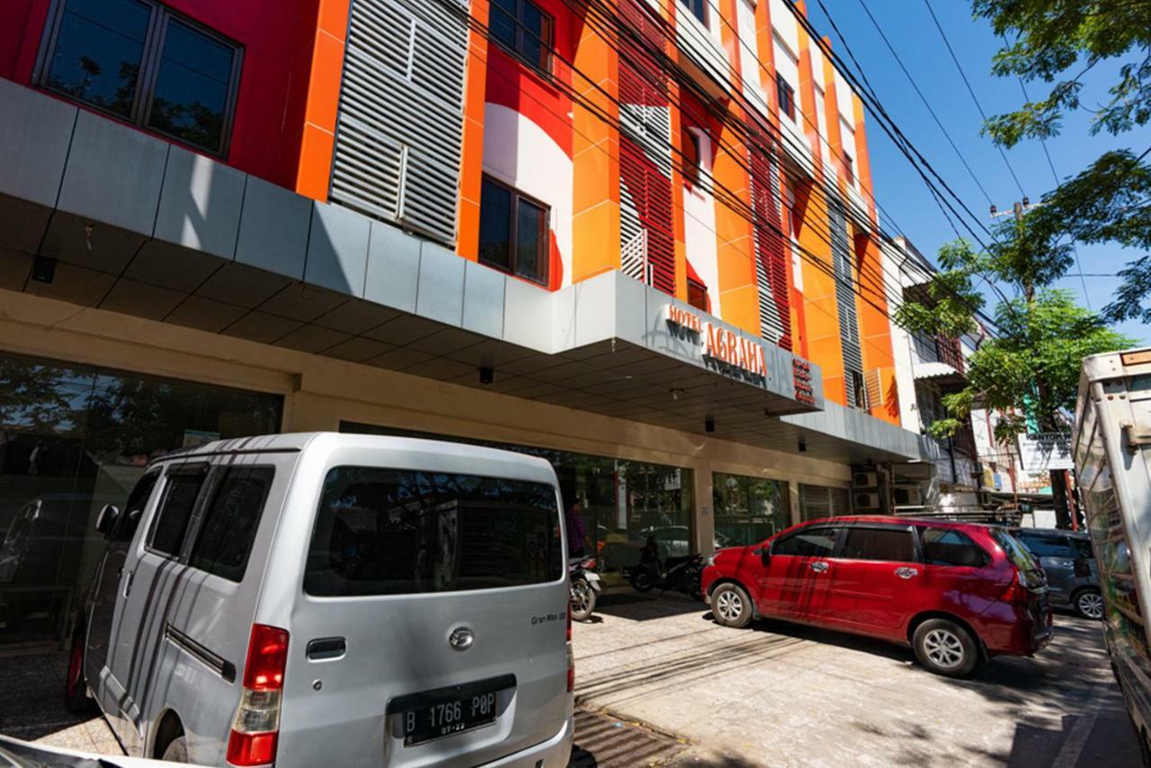 Agraha Andalas Hotel Makassar Exteriör bild