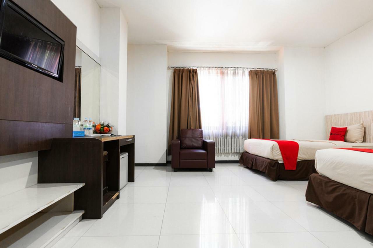 Agraha Andalas Hotel Makassar Exteriör bild