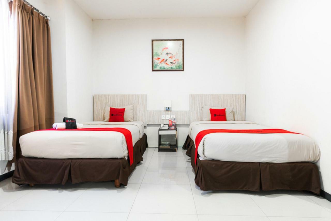 Agraha Andalas Hotel Makassar Exteriör bild