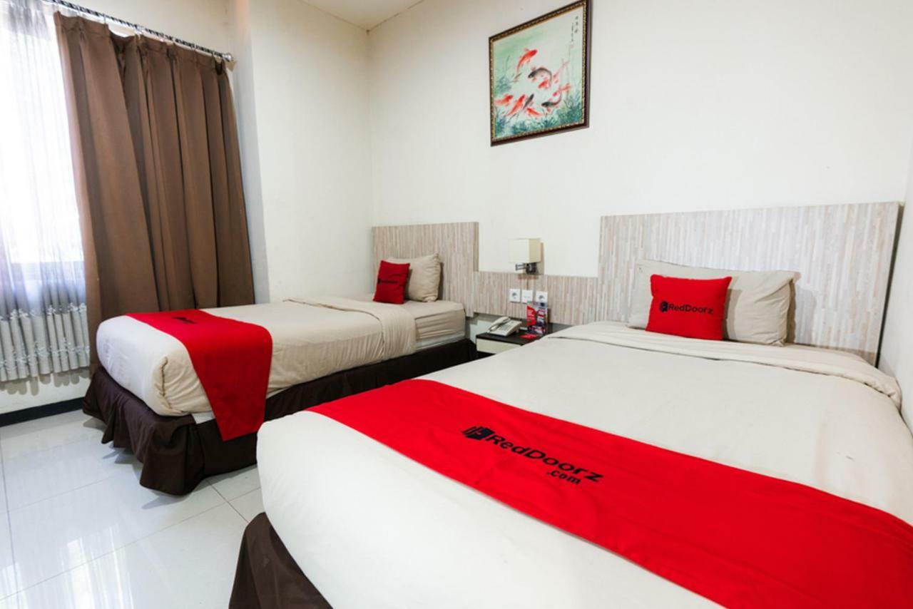 Agraha Andalas Hotel Makassar Exteriör bild