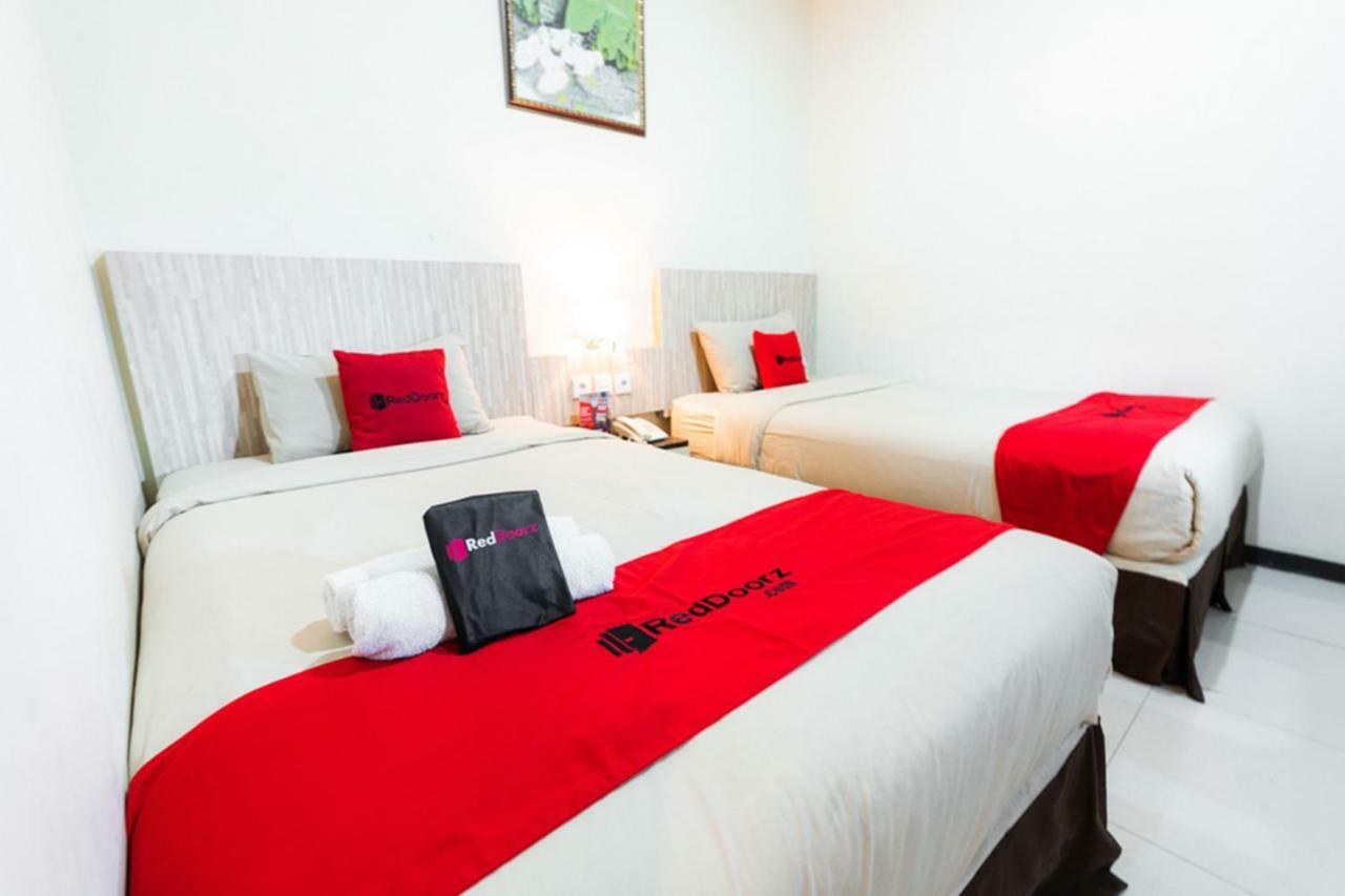 Agraha Andalas Hotel Makassar Exteriör bild
