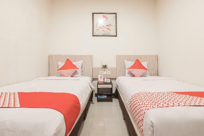 Agraha Andalas Hotel Makassar Exteriör bild